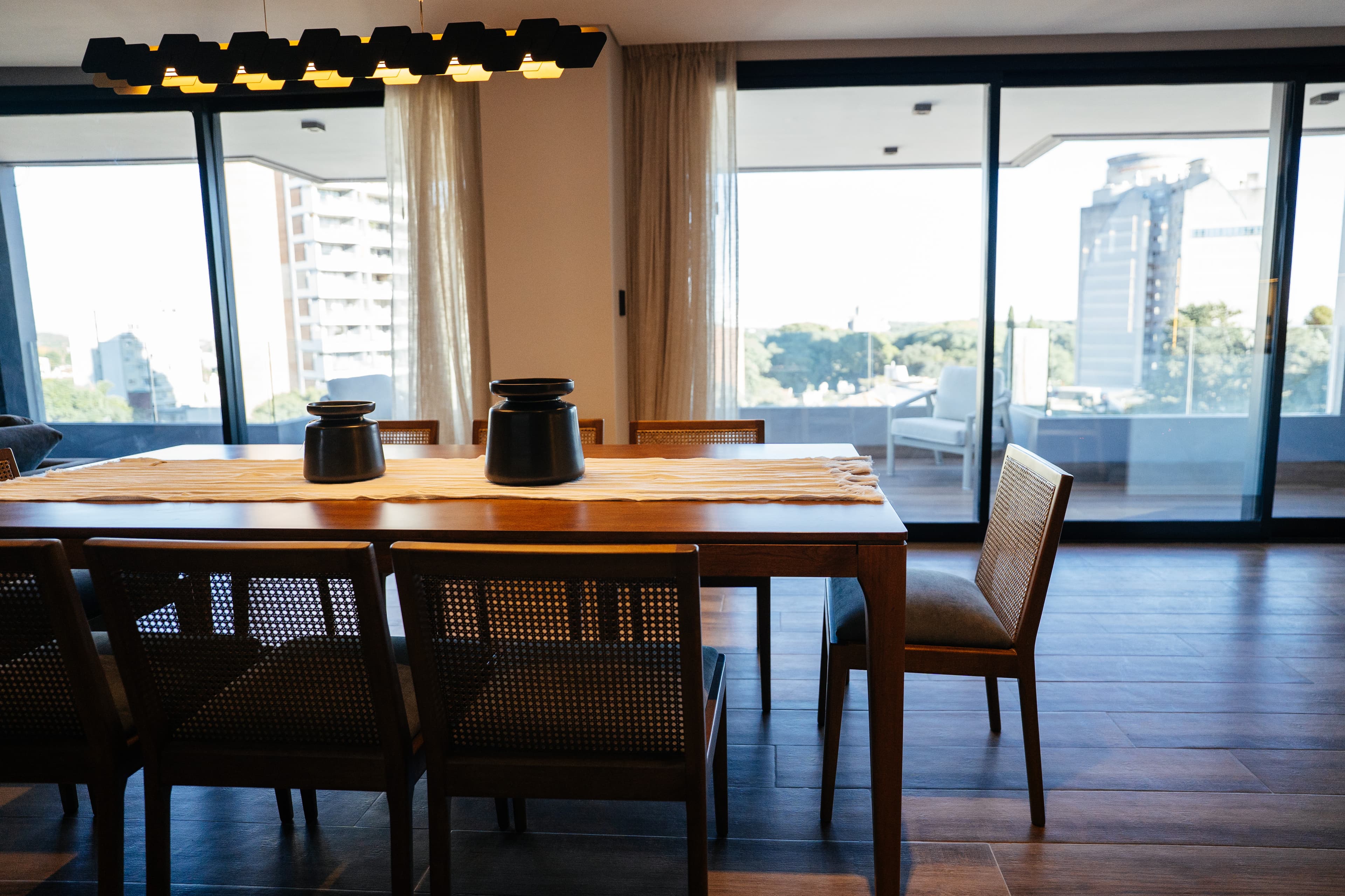 Comedor con vista al río